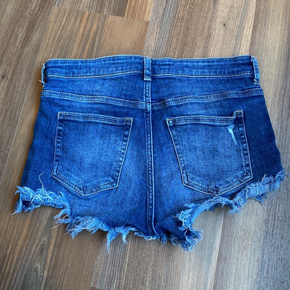 H&M Distressed Shorts - Picture 2 of 2